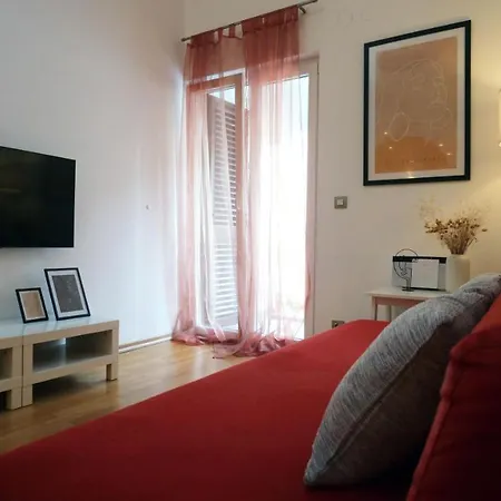 Ena - Lavica Apartment Podstrana